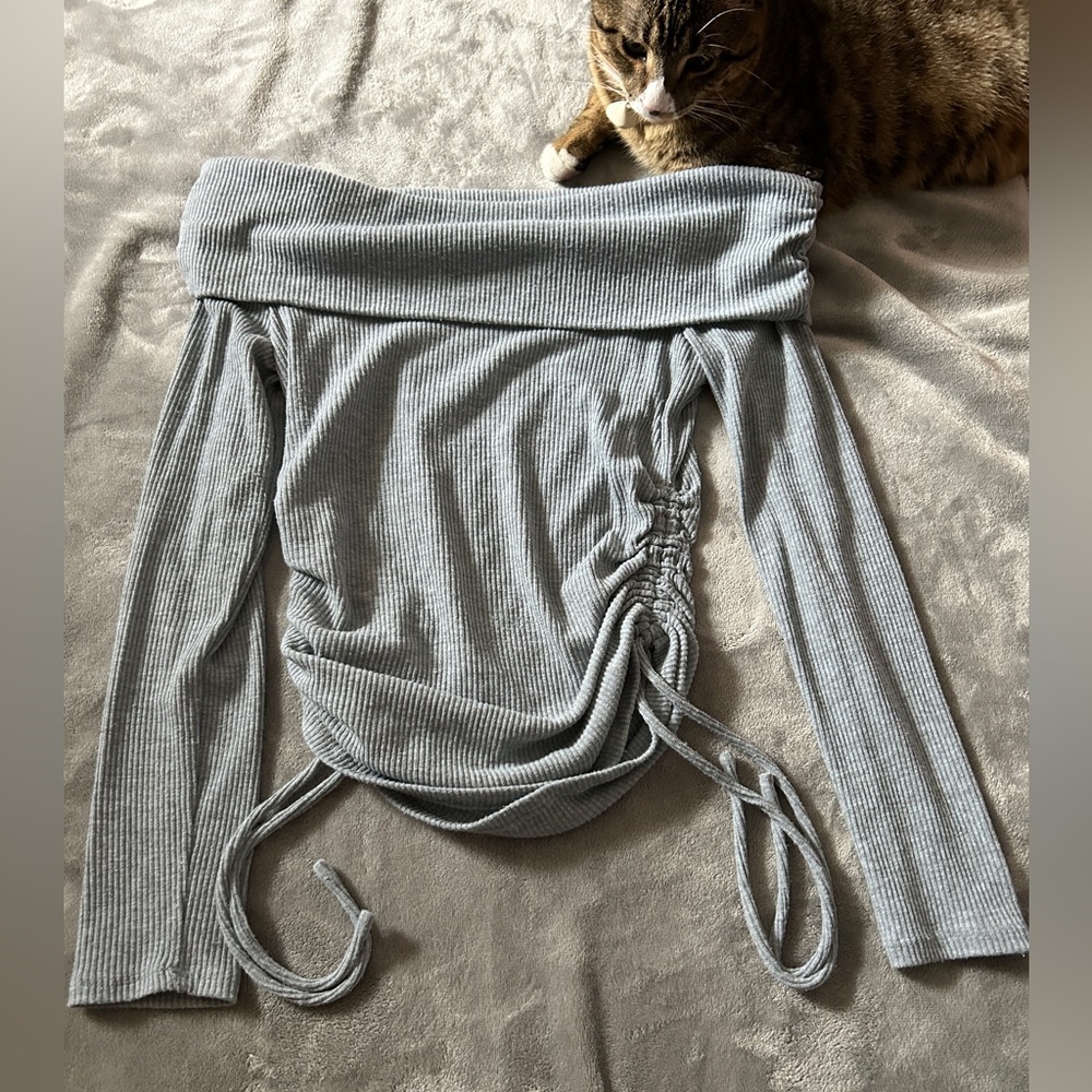 Off-Shoulder Ribbed Drawstring Top in Light Gray